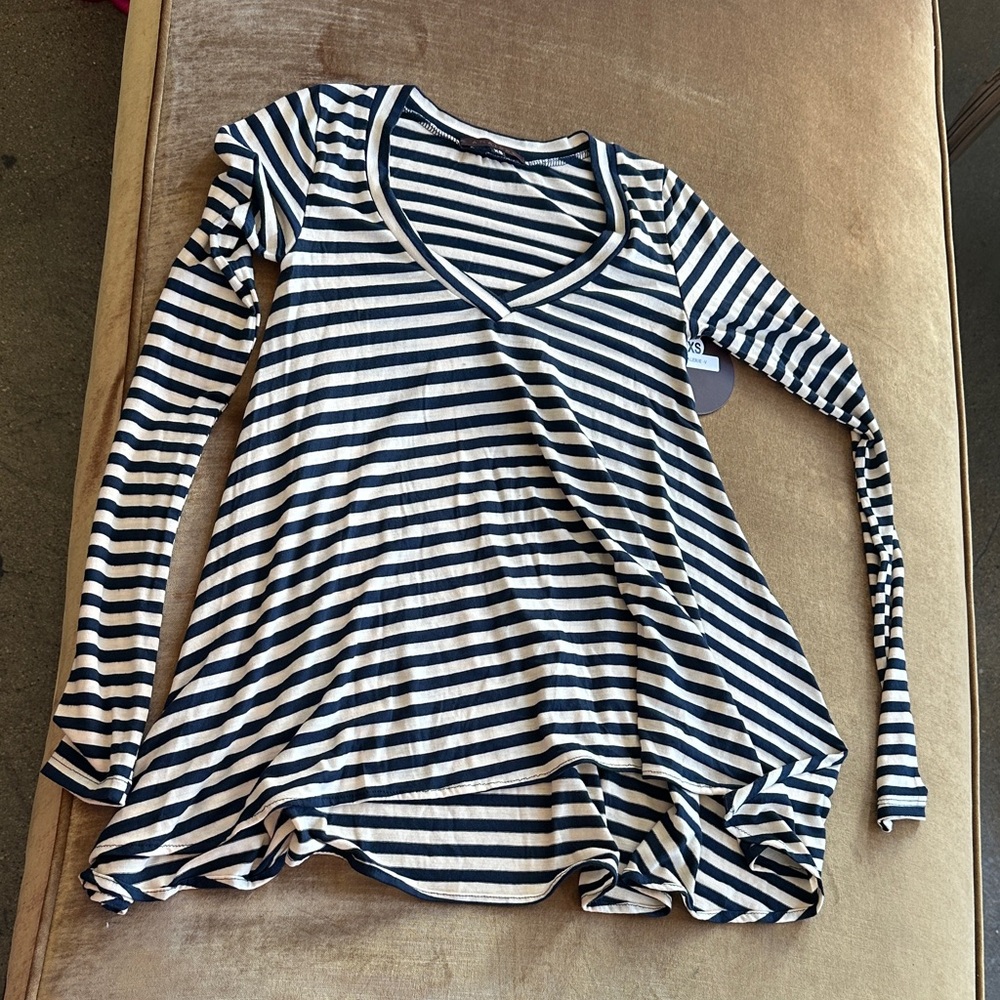 Trapeze Relax fit V neck elongated slim sleeves Cream Navy stripe New top Tee
